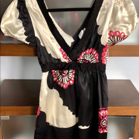 Tops - Picture 1 of 3